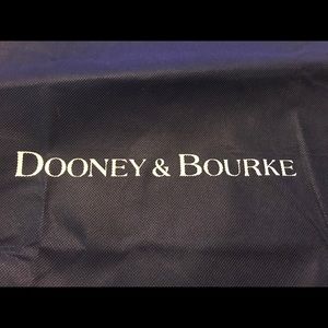 Large DOONEY & BOURKE navy dust cover